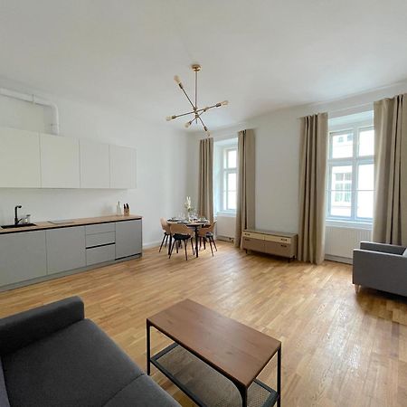 Authentic Apartment Near The City Centre Відень Екстер'єр фото